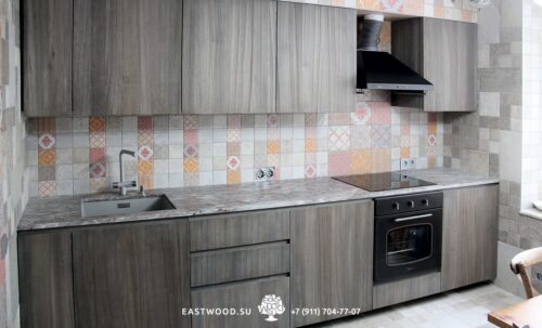 Купить Кухня с фасадами массив ясеня на сайте Azokhe с быстрой доставкой по Москве и области.