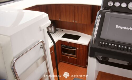 Купить Судовая мебель тик для яхт на сайте Azokhe с быстрой доставкой по Москве и области.